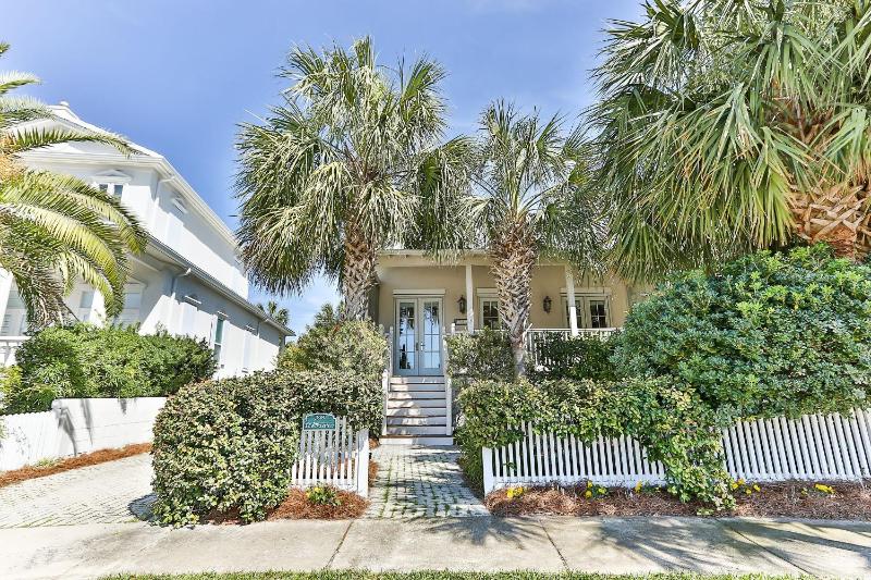 Three-Bedroom House image 1