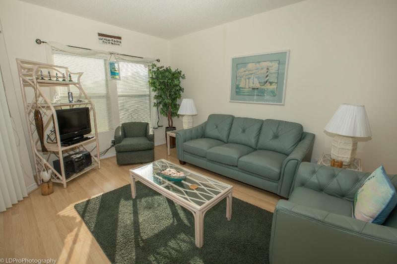 One-Bedroom Apartment image 3