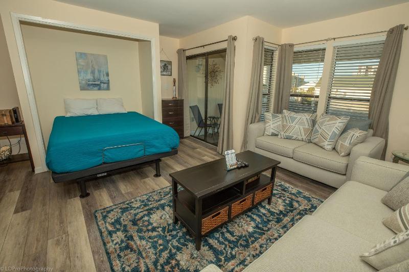 Studio Apartment image 3