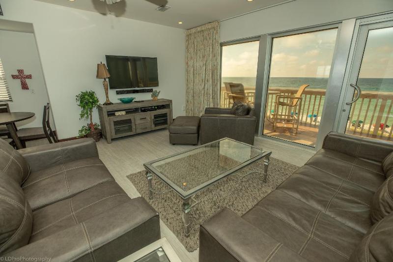 One-Bedroom Apartment image 3
