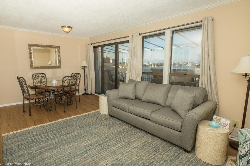 One-Bedroom Apartment image 3