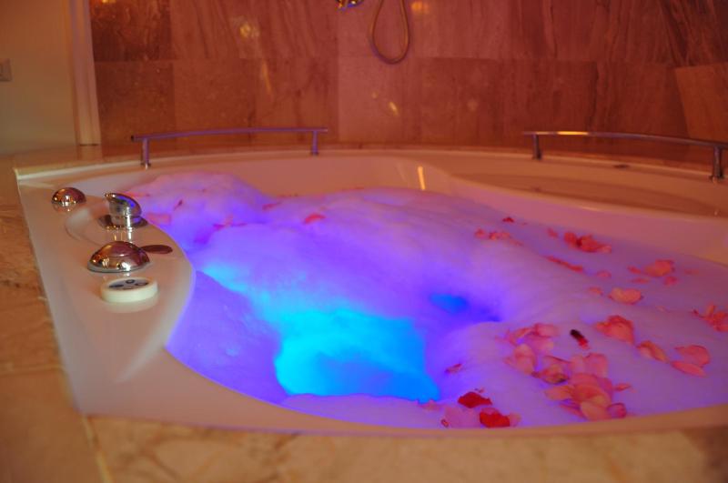 Room #46746109 image 3