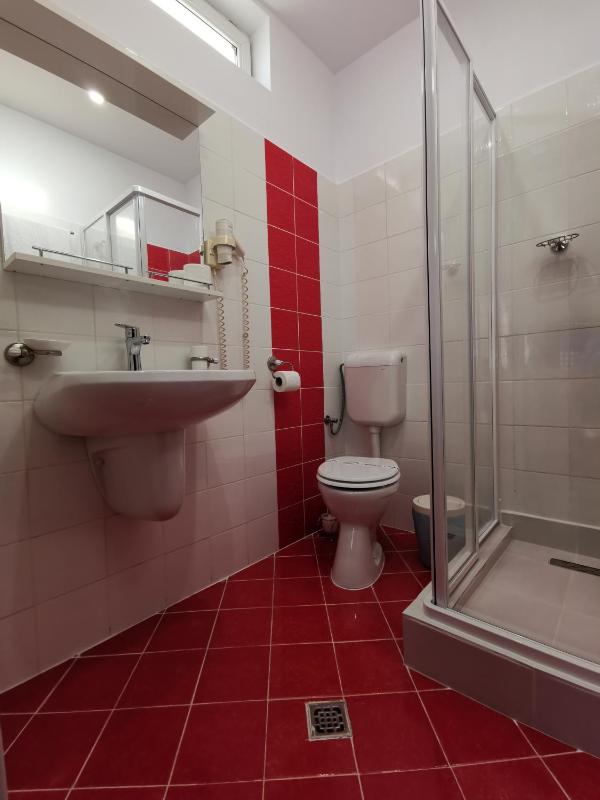 Double Room image 2