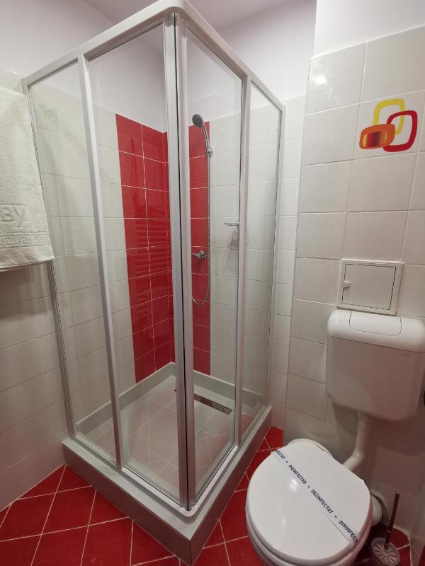 Single Room image 3