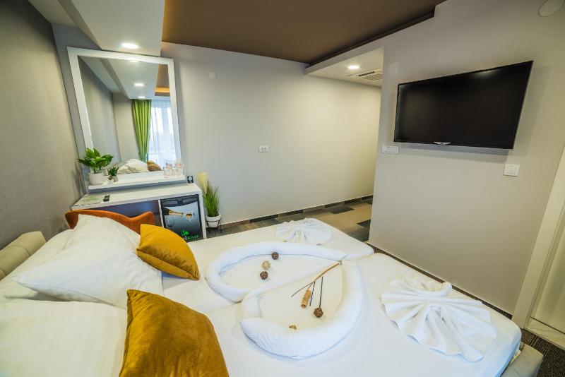 Family Room image 4