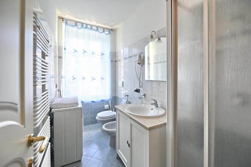 Single Room with Private Bathroom image 2