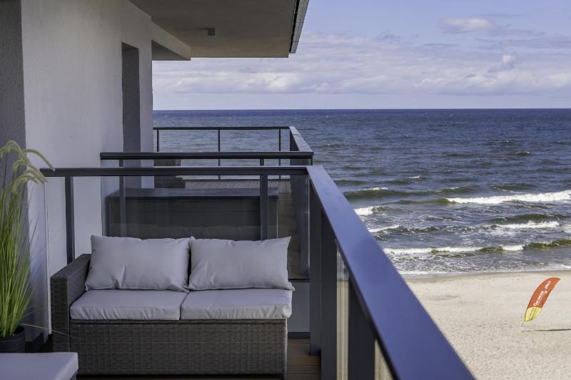 Apartamenty Gardenia Seaside 2 with Sea View by Noclegi Renters - image 6
