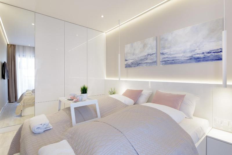 Apartamenty Gardenia Seaside 2 with Sea View by Noclegi Renters - image 47