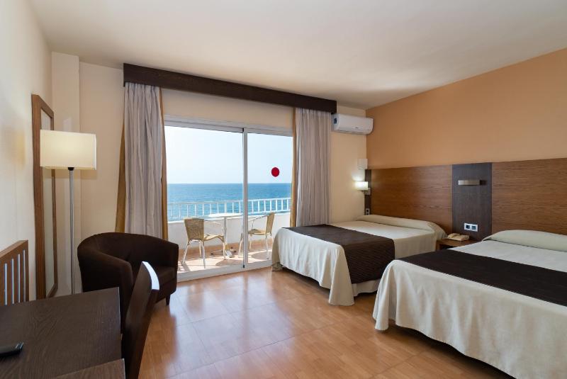 Double Room (2 Adults + 1 Child ) image 3