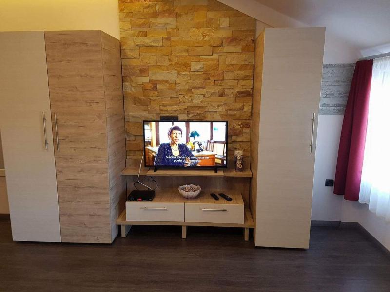 Apartment with Mountain View image 2
