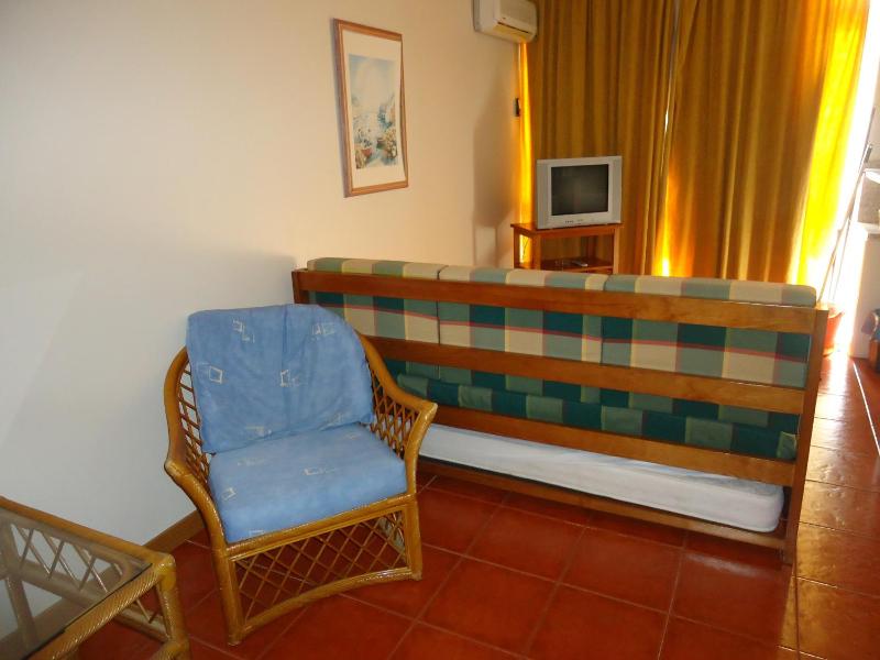 One-Bedroom Apartment with Sea View with 2 balcony image 4