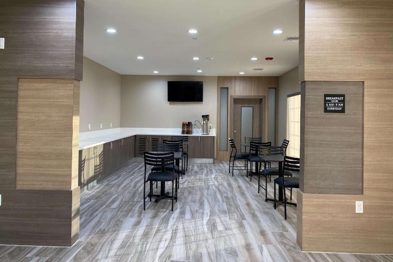 Super 8 by Wyndham Houston NW Beltway 8/West Rd - image 39