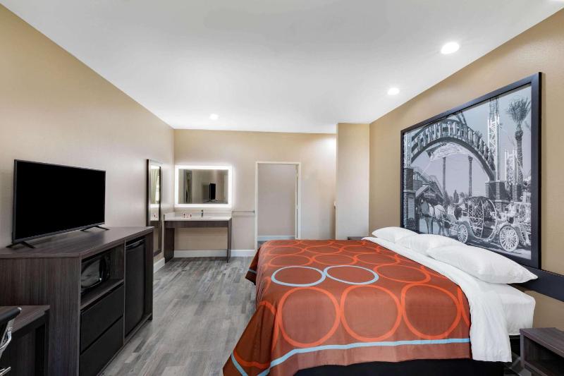 Super 8 by Wyndham Houston NW Beltway 8/West Rd - image 37