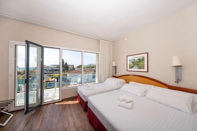 Comfort Queen Room image 1