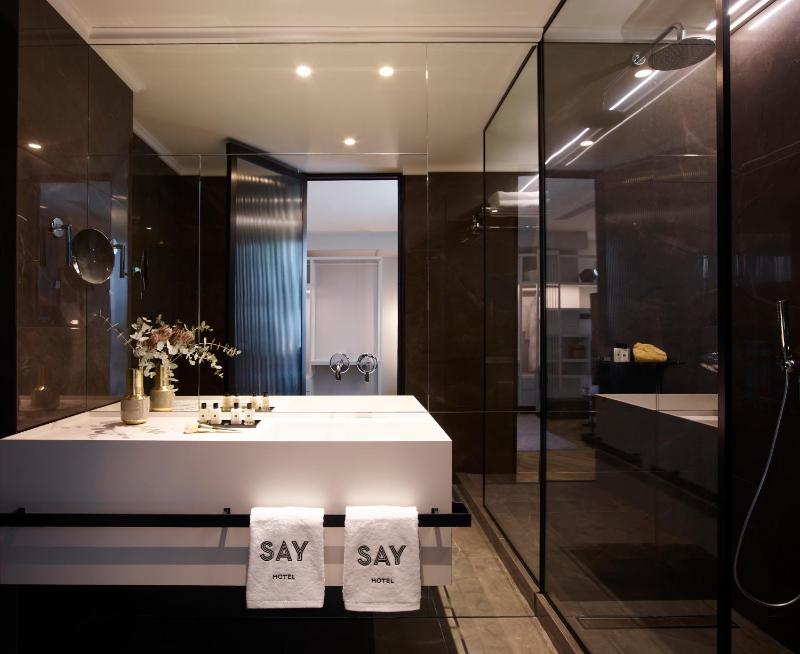 Executive Suite image 3