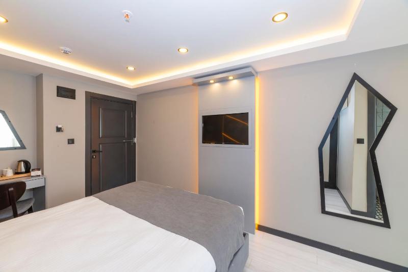 Deluxe Double Room image 4