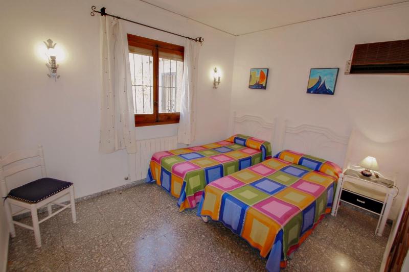 Tosal Julia - sea view villa with private pool in Calpe - image 17