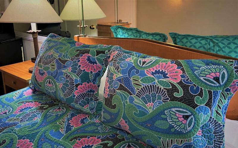Deluxe Queen Room image 4