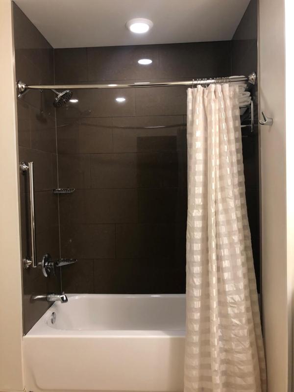 One-Bedroom Suite with Two Queen Beds and Kitchen image 4