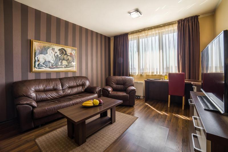 One-Bedroom Apartment with Balcony image 3
