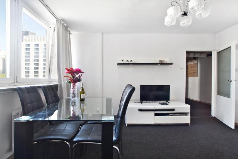 Three-Bedroom Apartment 2/14 Prosta Street image 3