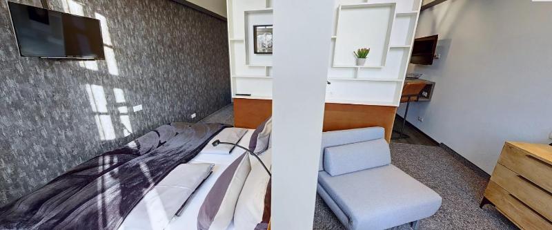 Studio Apartment image 4
