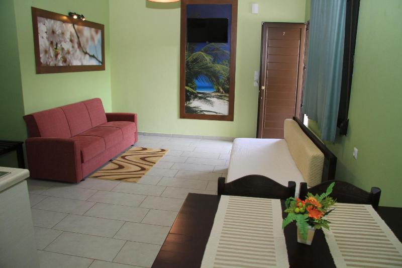 One-Bedroom Apartment image 3