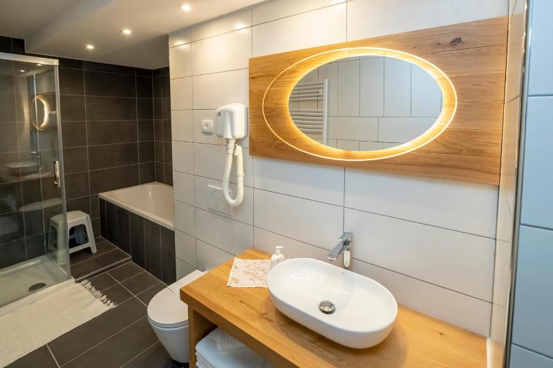 Two-Bedroom Suite image 3