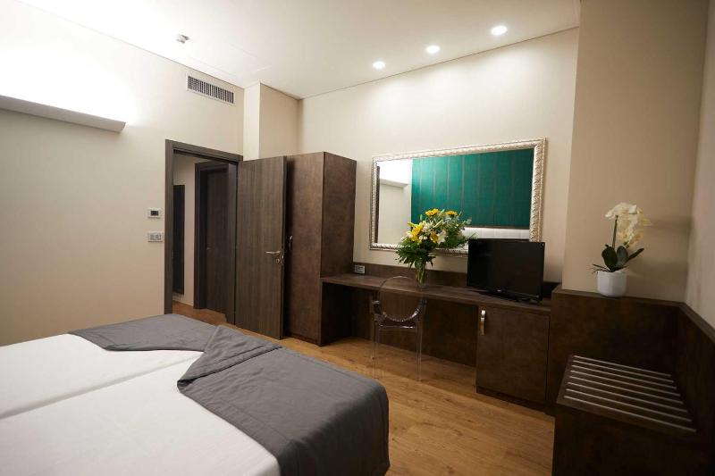 Hotel Concord - image 12