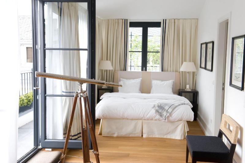 Penthouse Suite image 2