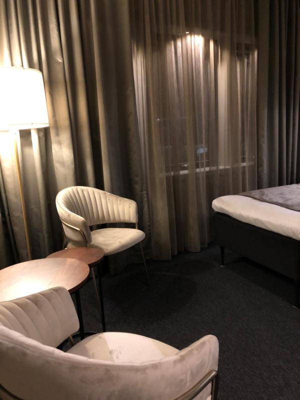 Double Room image 4