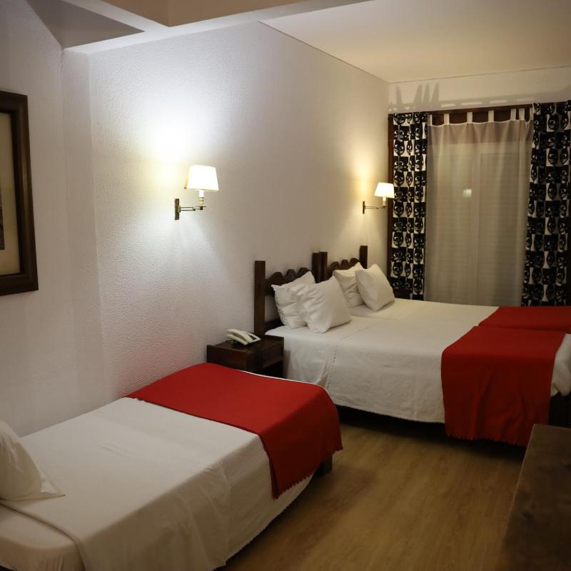 Standard Triple Room image 1