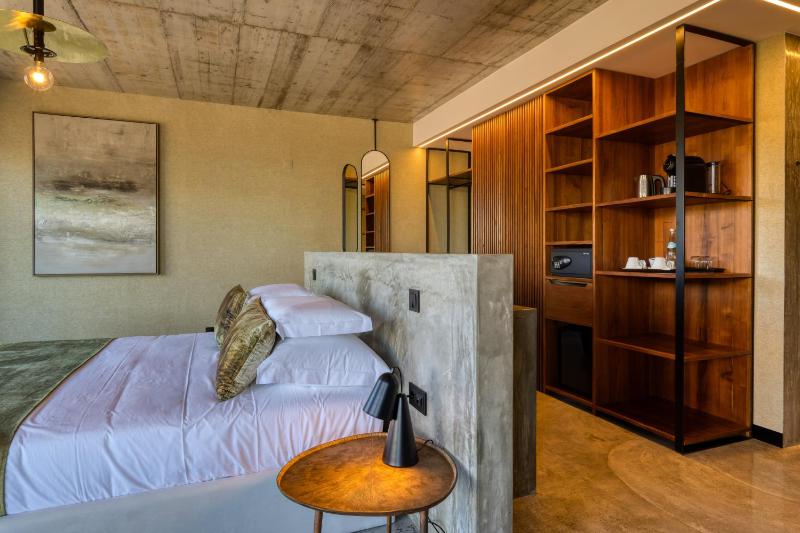 Deluxe Sea Suite image 3