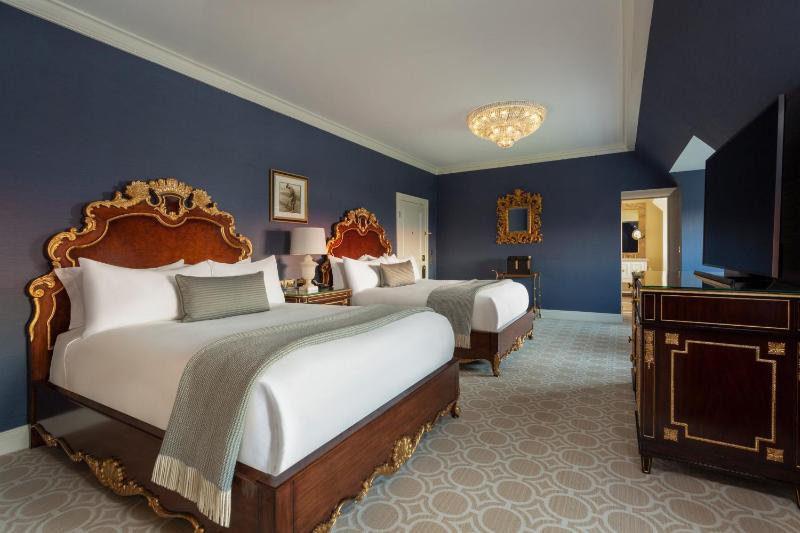 Deluxe Double Room with Two Double Beds image 4