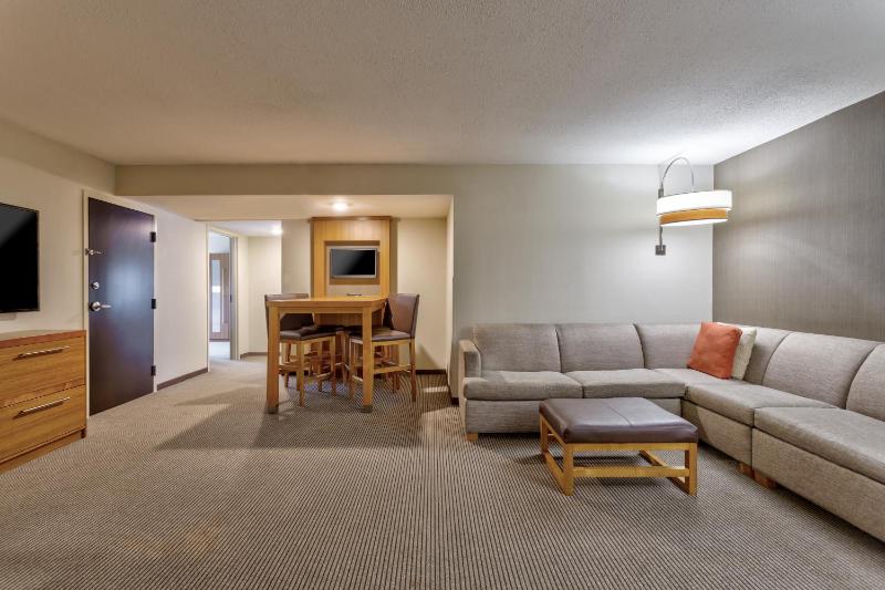 Two-Bedroom Suite image 2