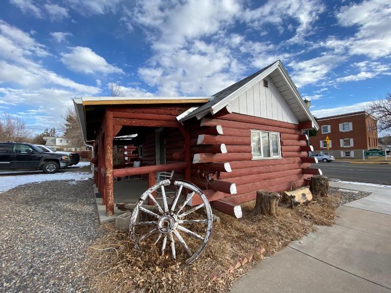 Cabin with kitchenette Queen image 3