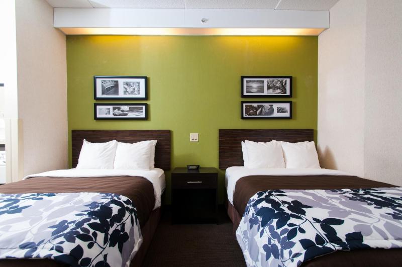 Double Room with Two Double Beds - Non-Smoking image 3
