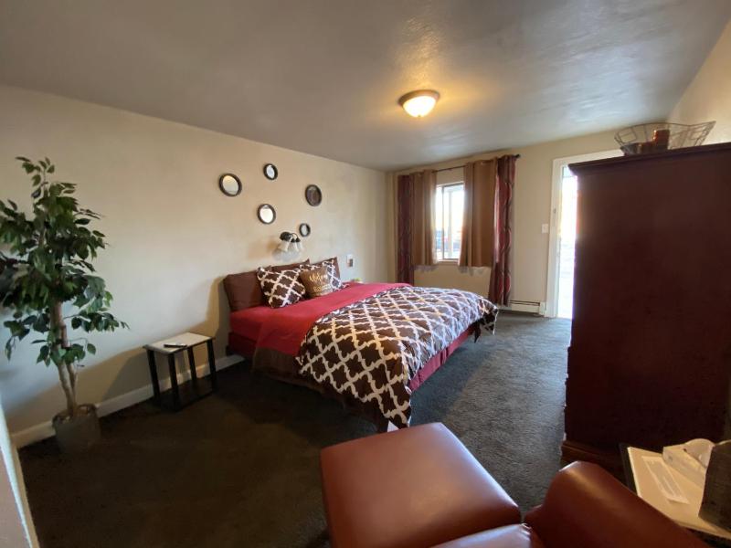 King Room - Disability Access image 3