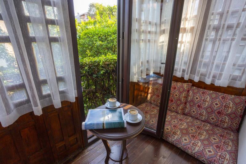 Double Room with Sea View image 3