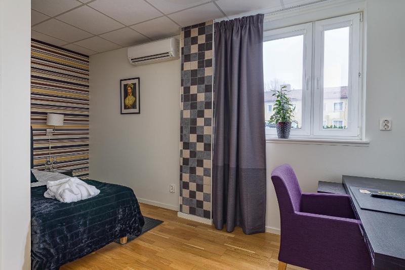 Single Room image 2
