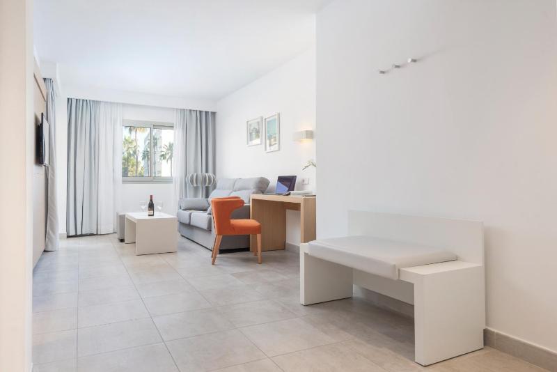 Suite with City View image 3
