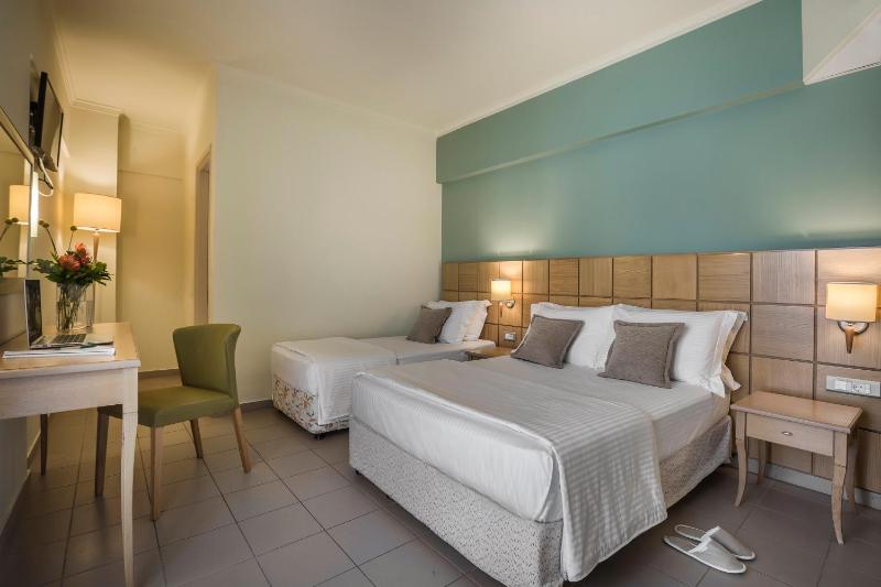 Ionian Plaza Hotel & Spa - image 9