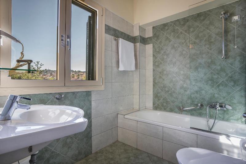Ionian Plaza Hotel & Spa - image 35