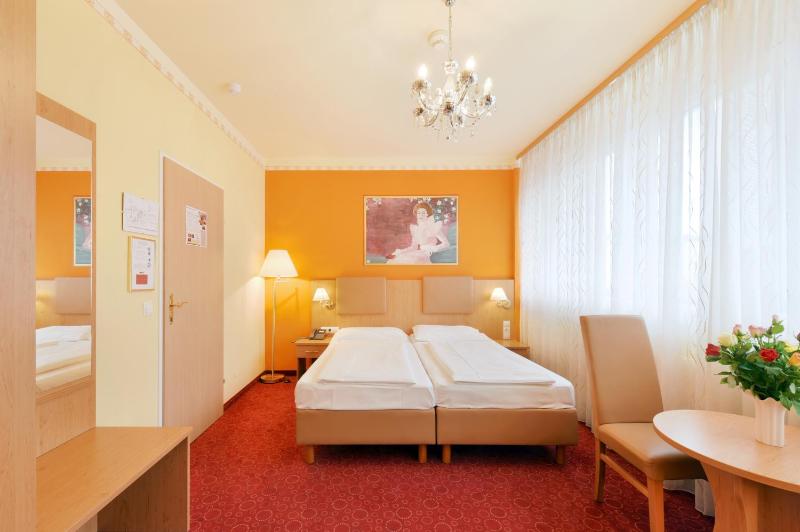 Superior Double or Twin Room image 1