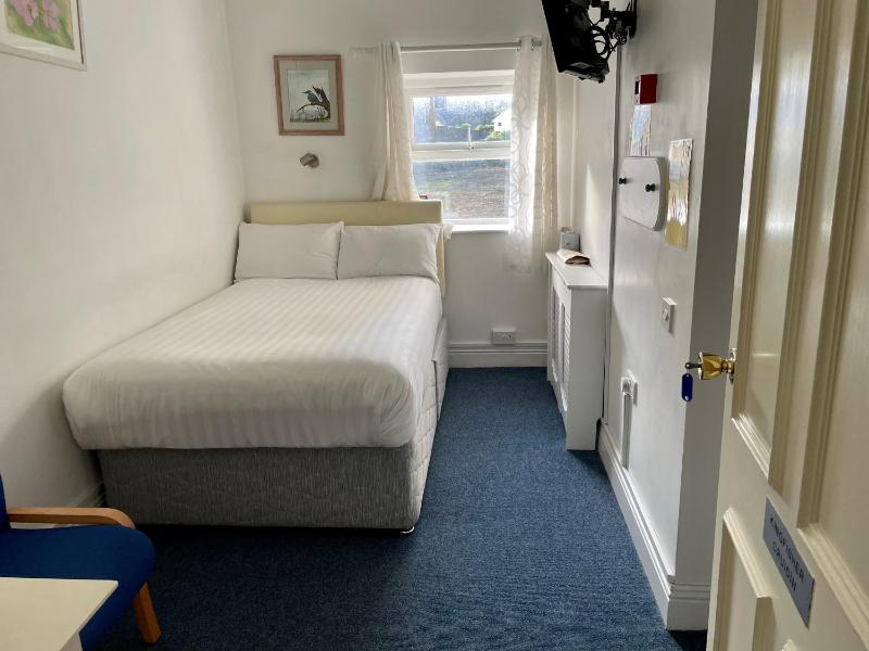 Standard Double Room image 4