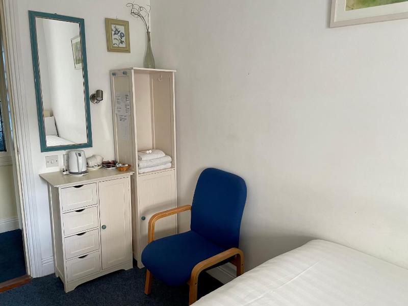 Standard Double Room image 2