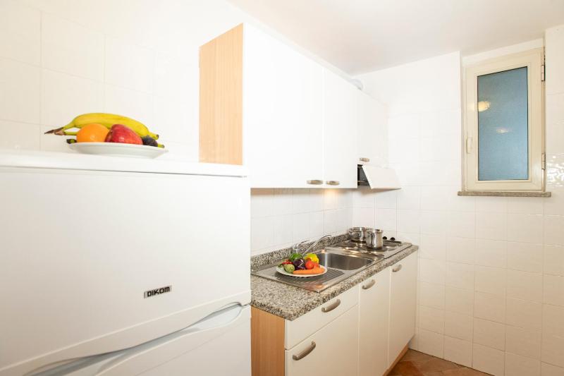 Two-Bedroom Apartment (6 Adults) - Split Level image 4
