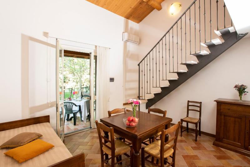 Two-Bedroom Apartment (6 Adults) - Split Level image 3