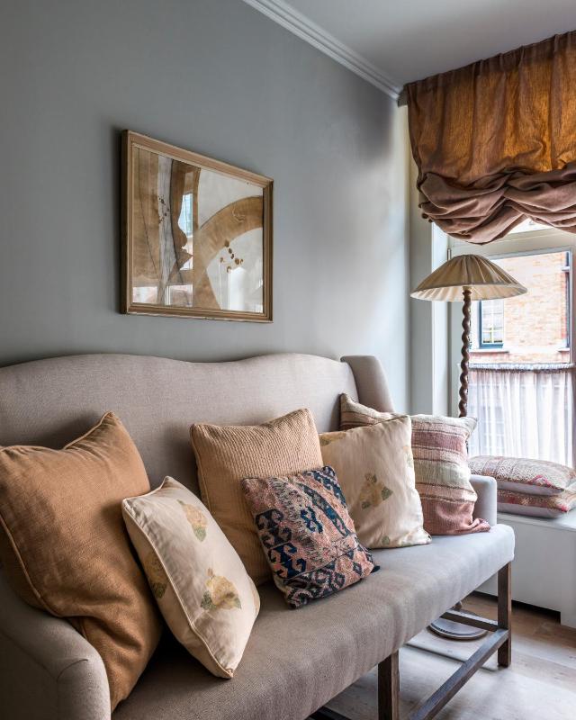 Guesthouse Dijver - Serene Escape in the Heart of Historic Bruges - image 9