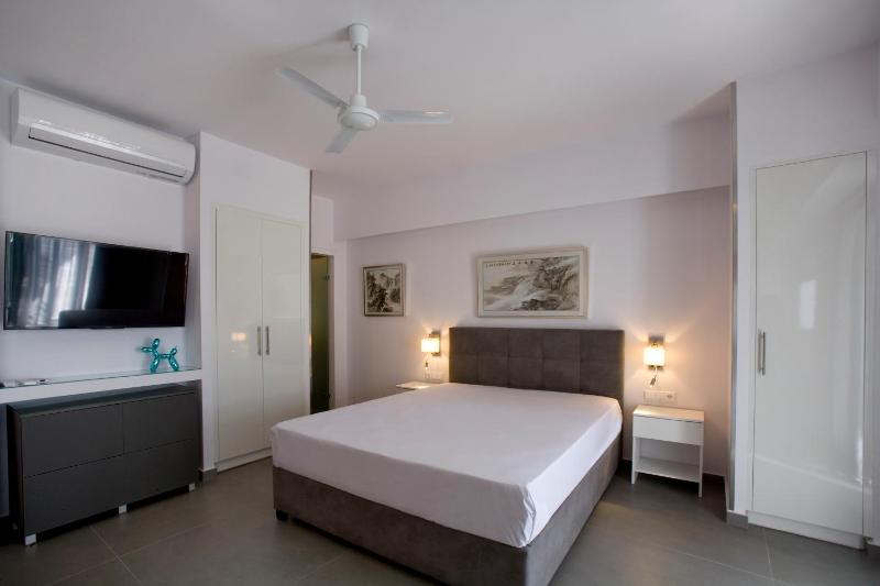 Apartment with Balcony image 3